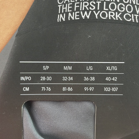 Calvin Klein Statement 1981 Men’s Low Rise Trunk in Black - Picture 8 of 8